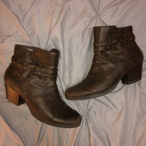 Yuu brown booties size 10!